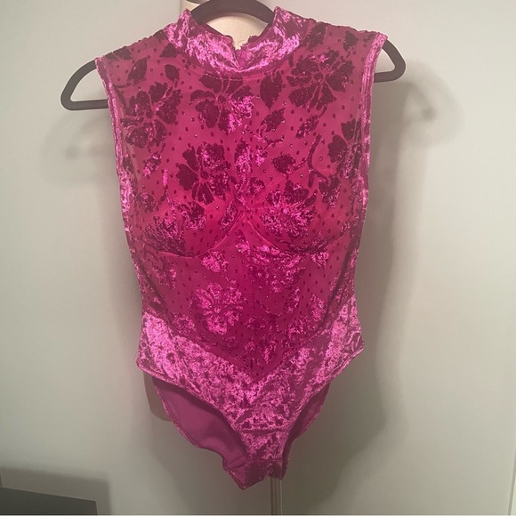 Victoria’s Secret gold label high neck burnout velvet bodysuit size M - Picture 1 of 9